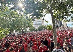 „Invazie” la Madrid » Mii de fani ai lui Bayern s-au dat în spectacol pe străzi