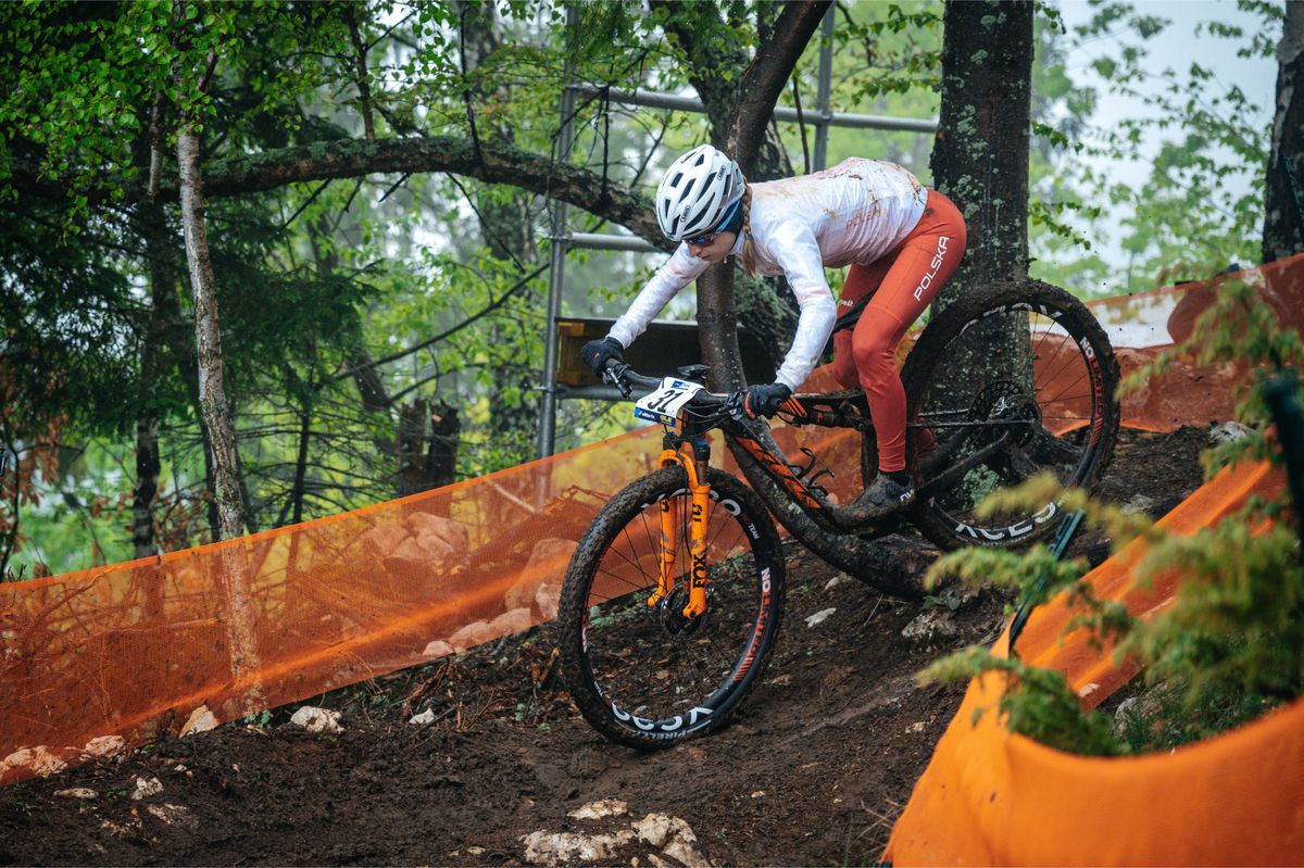 Capitala europeană a ciclismului off-road s-a mutat la Cheile Grădiștei » Au început Campionatele Europene de Mountain Bike