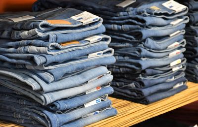 Ghidul Complet pentru Alegerea Pantalonilor de Bărbați