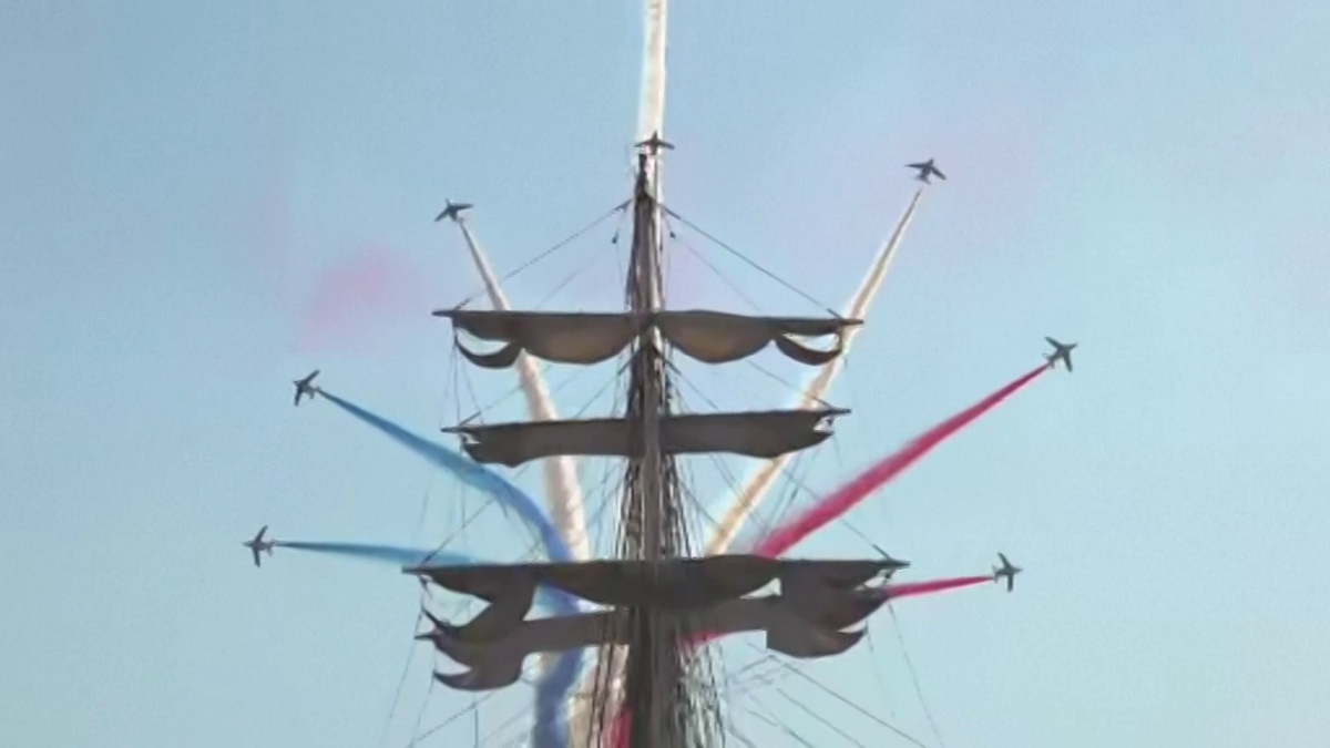 Flacăra olimpică a ajuns la Marsilia, la bordul velierului Belem