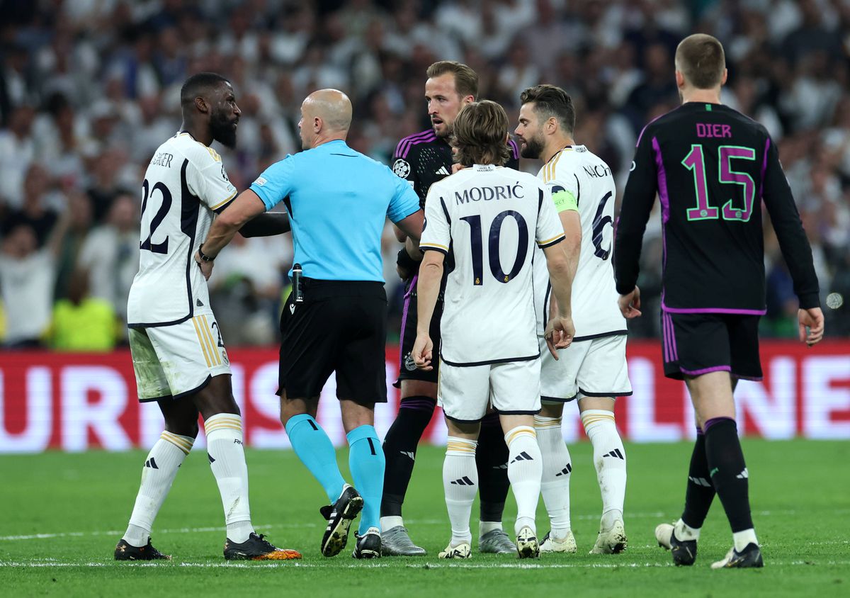 S-a terminat meciul, începe scandalul! Bayern acuză faza din prelungiri: arbitrul asistent NU a respectat procedura » Specialistul Marca: „Gol anulat ERONAT!”