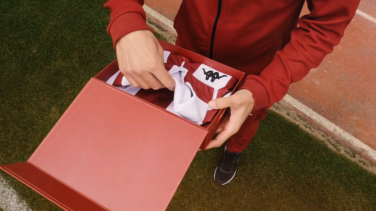 Rapid a lansat un tricou în ediție limitată » Fanii s-au enervat când au văzut cât cere Șucu: „Suntem suporteri de Dorobanți?”