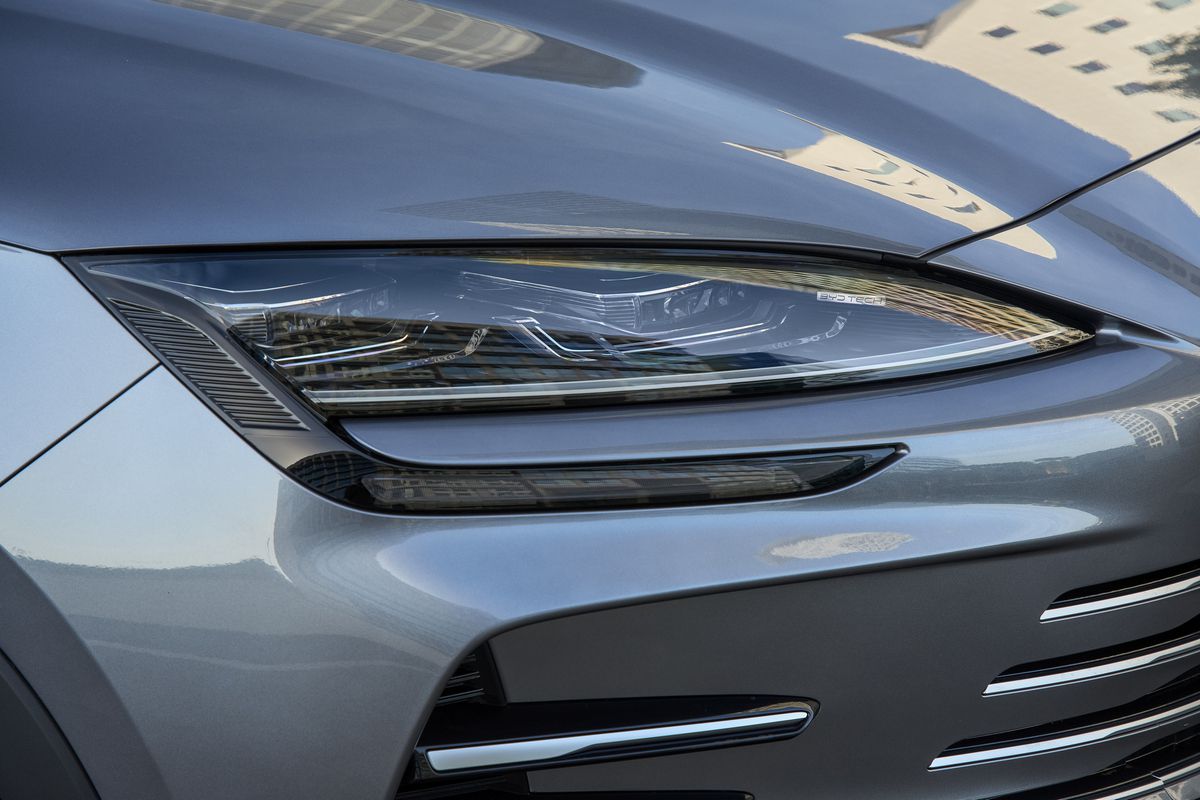 Istorie în Europa: Tesla, depășită pentru prima dată la vânzările de mașini electrice! Cine este noua regină din piața auto