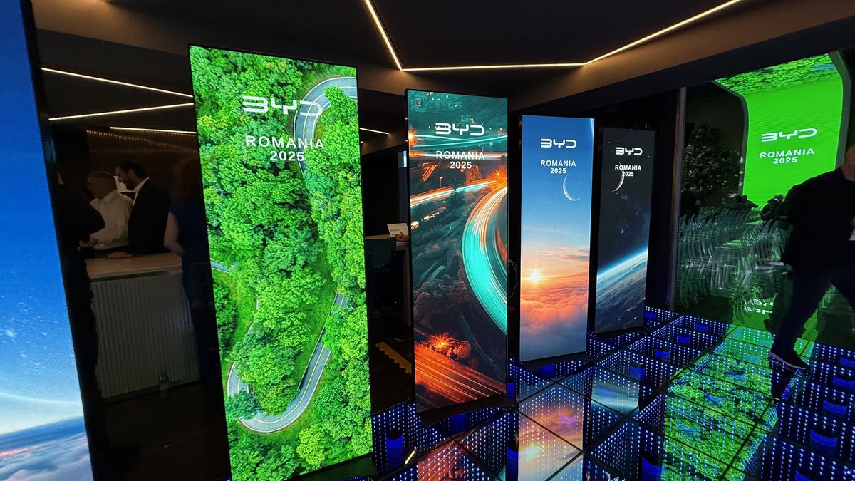 Liderul mondial în producția de automobile electrice s-a lansat oficial în România: două modele prin care vor să ia cu asalt piața auto internă