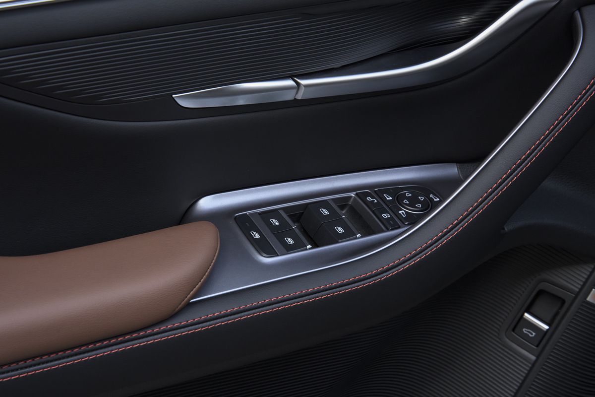 Istorie în Europa: Tesla, depășită pentru prima dată la vânzările de mașini electrice! Cine este noua regină din piața auto