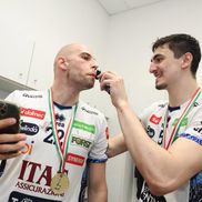 Bela Bartha, bărbierit în vestiar după titlul câștigat de Trentino/Foto: Marco Trabalza (Trentino Volley)