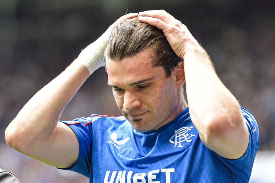 Ianis Hagi a fost trecut mult timp pe linie moartă la Glasgow, dar a reușit să supraviețuiască din punct de vedere mental și sportiv / foto: Imago Ianis Hagi, adevărul despre căderea de la Rangers și convocările înșiruite la națională: „Dacă nu era Mircea Lucescu...” + De ce întârzie să semneze un nou contract