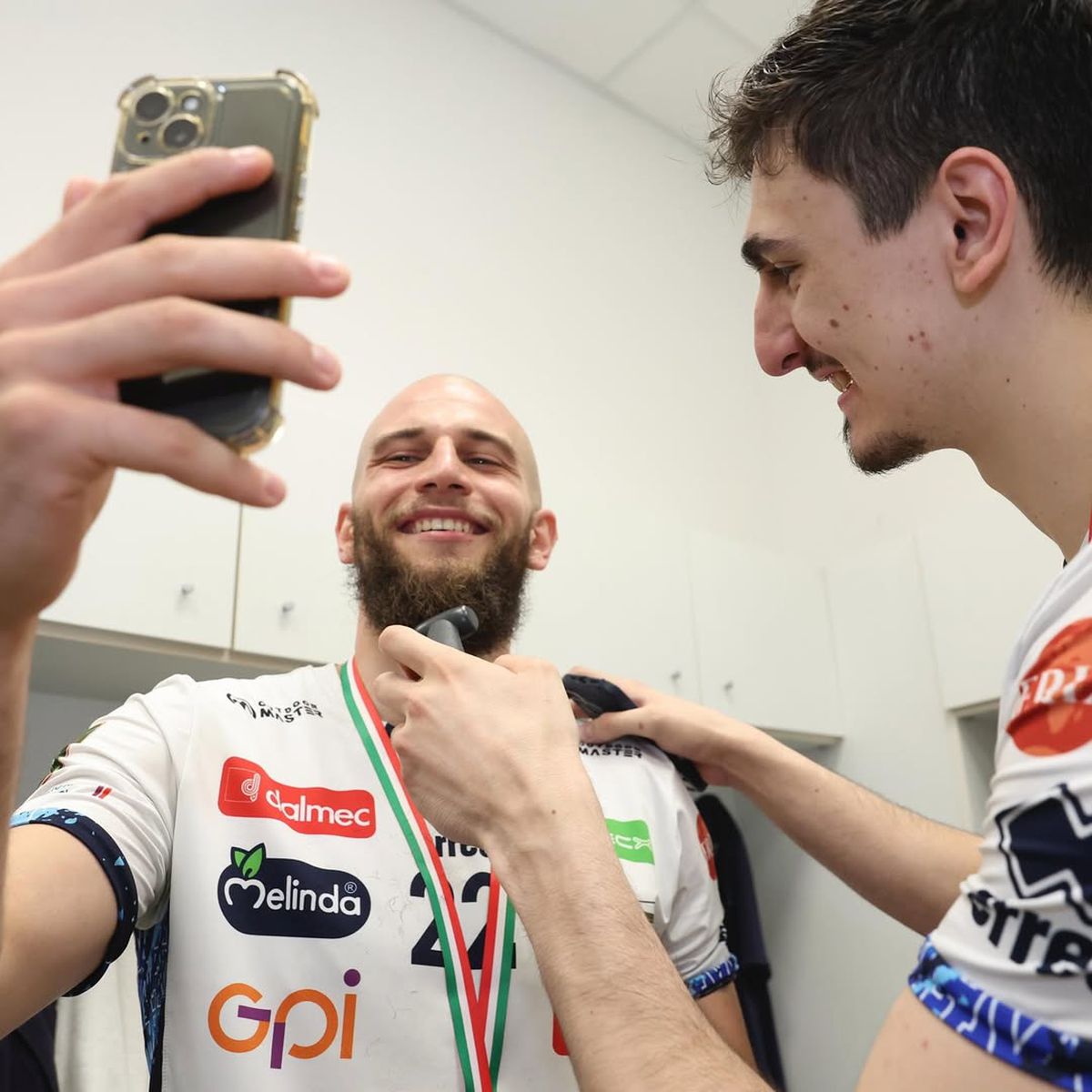 Bela Bartha, campion al Italiei la volei, alături de Trentino! Imagini senzaționale cu jucătorul naționalei, bărbierit de MVP-ul finalei