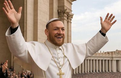 „Surpriză-surpriză, nenorociților!” » Imaginea devenită virală cu câteva minute înainte ca noul papă să iasă la balconul de la Vatican: „Nu respecți religia creștină”