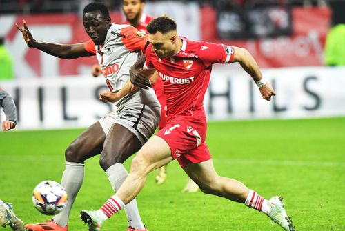 Pe cine „dă afară” Dennis Politic de la FCSB: 3 fotbaliști sacrificați?!