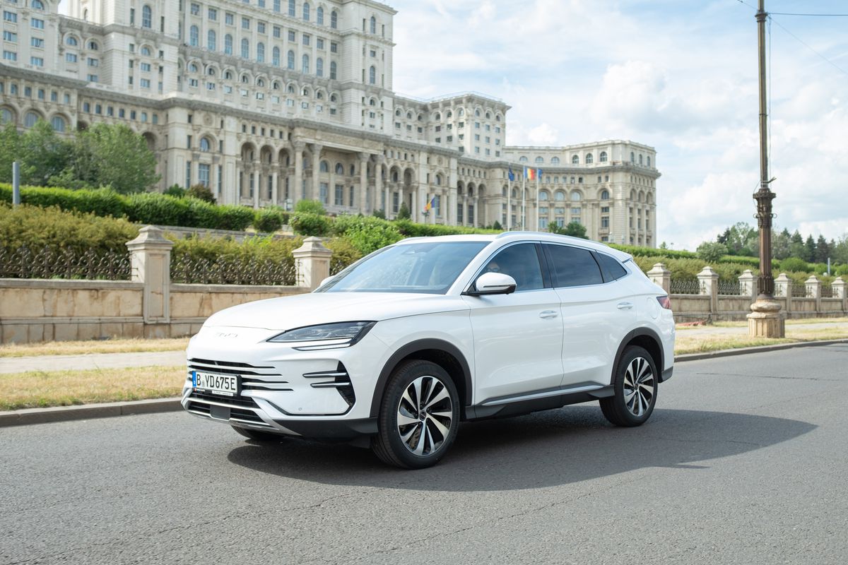 Liderul mondial în producția de automobile electrice s-a lansat oficial în România: două modele prin care vor să ia cu asalt piața auto internă