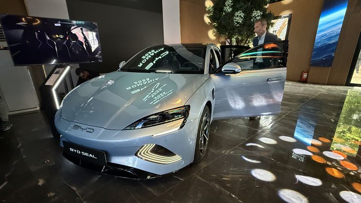 BYD, lider mondial în producția de autovehicule electrice, este de astăzi prezent oficial și în România. Foto: Andrei Crăițoiu (GSP.RO)