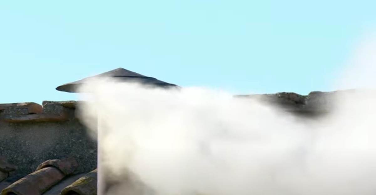 „Surpriză-surpriză, nenorociților!” » Imaginea devenită virală cu câteva minute înainte ca noul papă să iasă la balconul de la Vatican: „Nu respecți religia creștină”