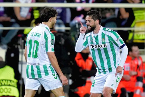 Marocanul Abde Ezzalzouli (în stânga) a fost eroul lui Betis pe „Artemio Franchi”. Foto: Imago Images