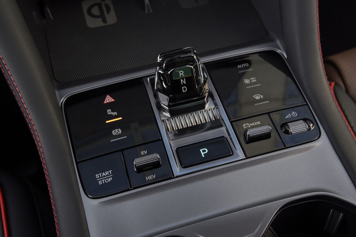 Istorie în Europa: Tesla, depășită pentru prima dată la vânzările de mașini electrice! Cine este noua regină din piața auto