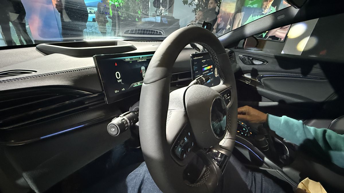 Liderul mondial în producția de automobile electrice s-a lansat oficial în România: două modele prin care vor să ia cu asalt piața auto internă