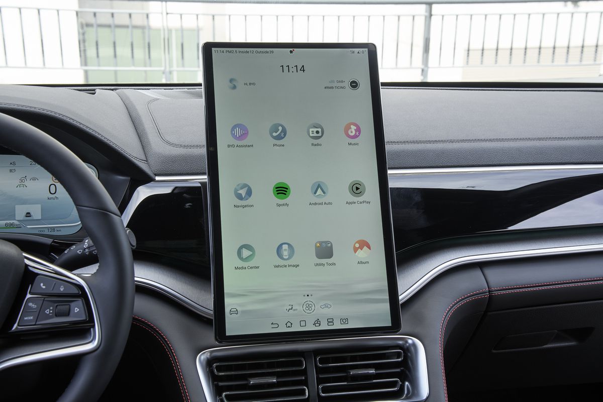 Istorie în Europa: Tesla, depășită pentru prima dată la vânzările de mașini electrice! Cine este noua regină din piața auto