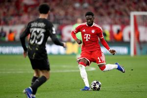 Bayern Munchen confirmă accidentarea lui Alphonso Davies » Participarea la Mondial este sub semnul întrebării