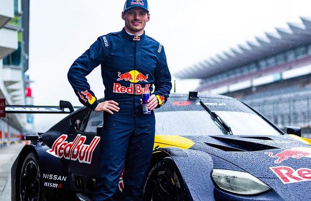Max Verstappen l-a învins pe rivalul său din Super GT, înainte să debuteze la Nurburgring
