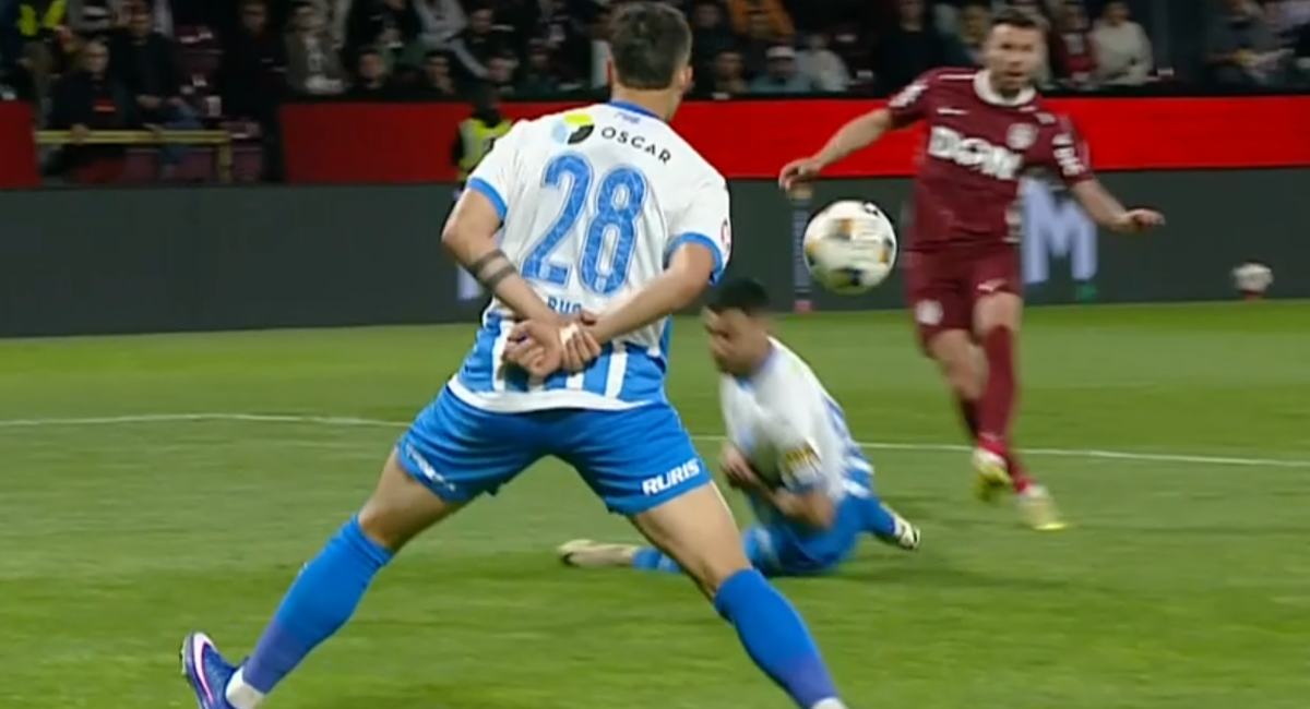 UniVARsitatea! » Faza controversată de la CFR Cluj - Craiova: ardelenii au cerut penalty, dar a fost anulat pentru un ofsaid greu observabil
