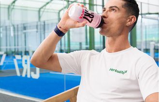 Herbalife și Cristiano Ronaldo aduc nutriția pentru performanță în rutina zilnică a oamenilor prin campania „Fuel Like Ronaldo”