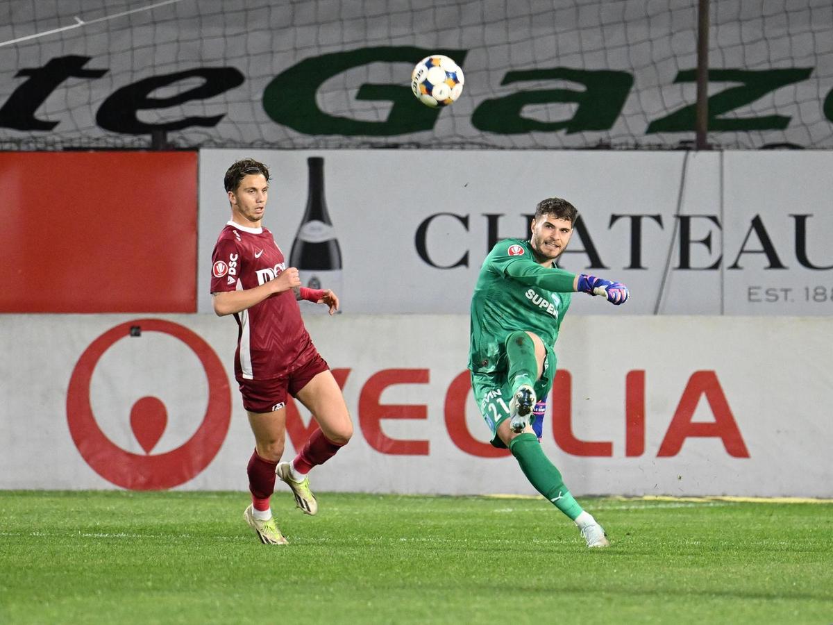 Note la CFR Cluj - Universitatea Craiova » Mulți „corigenți” în atac: singurul jucător care a ieșit în evidență