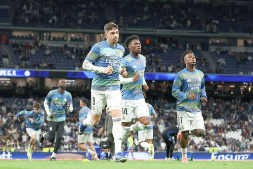 Vinicius (dreapta), considerat de spanioli „turnătorul” lui Alvaro Arbeloa la Real Madrid
