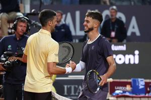 Surpriză la Roma: Novak Djokovic, eliminat de un jucător venit din calificări!