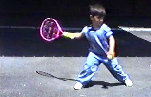 VIDEO Cum s-a descurcat Novak Djokovic la primul contact cu racheta de tenis! Avea doar 4 ani