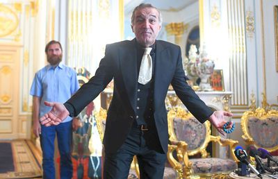 Agenți sub acoperire! Ies la iveală noi detalii despre situația hilară de la FCSB: cine conduce de fapt staff-ul și care e rolul lui Todoran