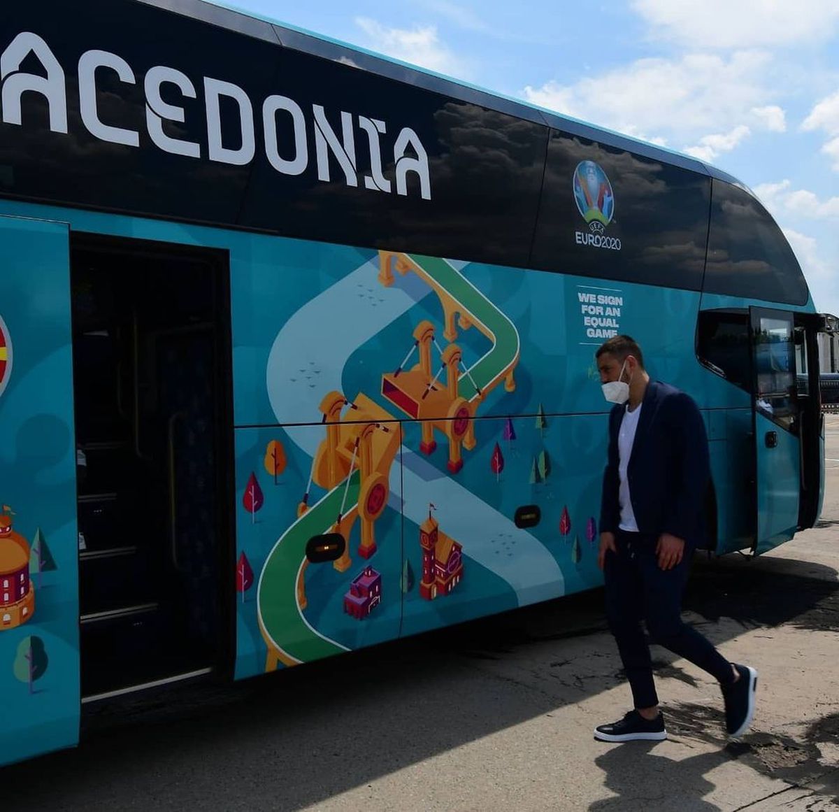 Delegația Macedoniei de Nord a aterizat la București » „Naționala” lui Pandev se va pregăti în Ghencea pentru EURO 2020