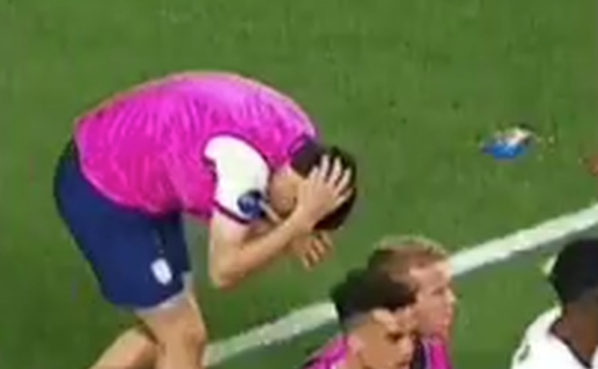 Lovit în cap! Incidente grave la meciul SUA - Mexic, când meciul era suspendat pentru homofobie