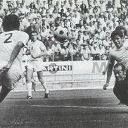Faza de joc din meciul cu Cehoslovacia, la CM '70, cu Mircea Lucescu periculos, în careul lui Vencel