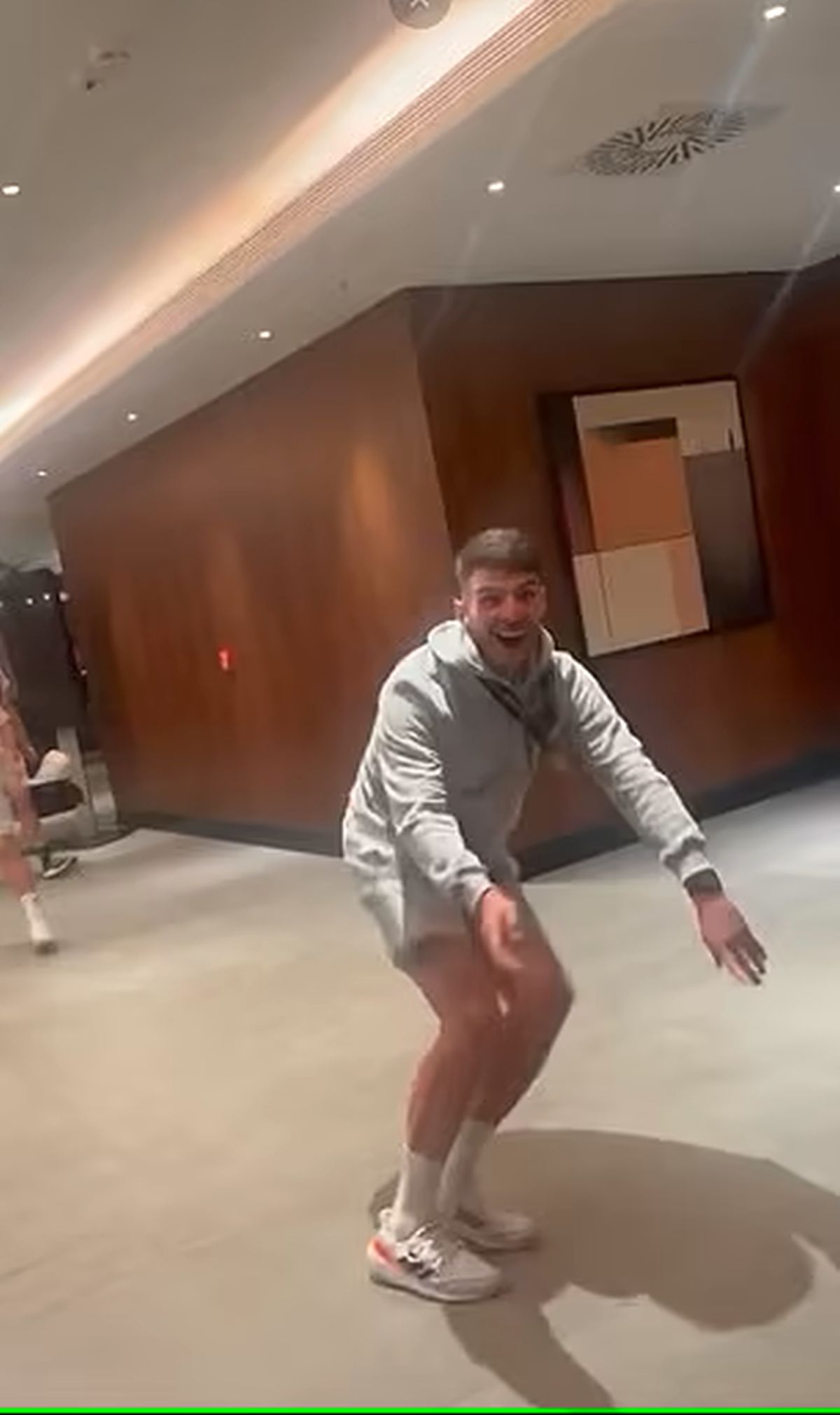 Party în Praga până la 5 dimineața » Cum au sărbătorit fotbaliștii lui West Ham câștigarea trofeului Conference League