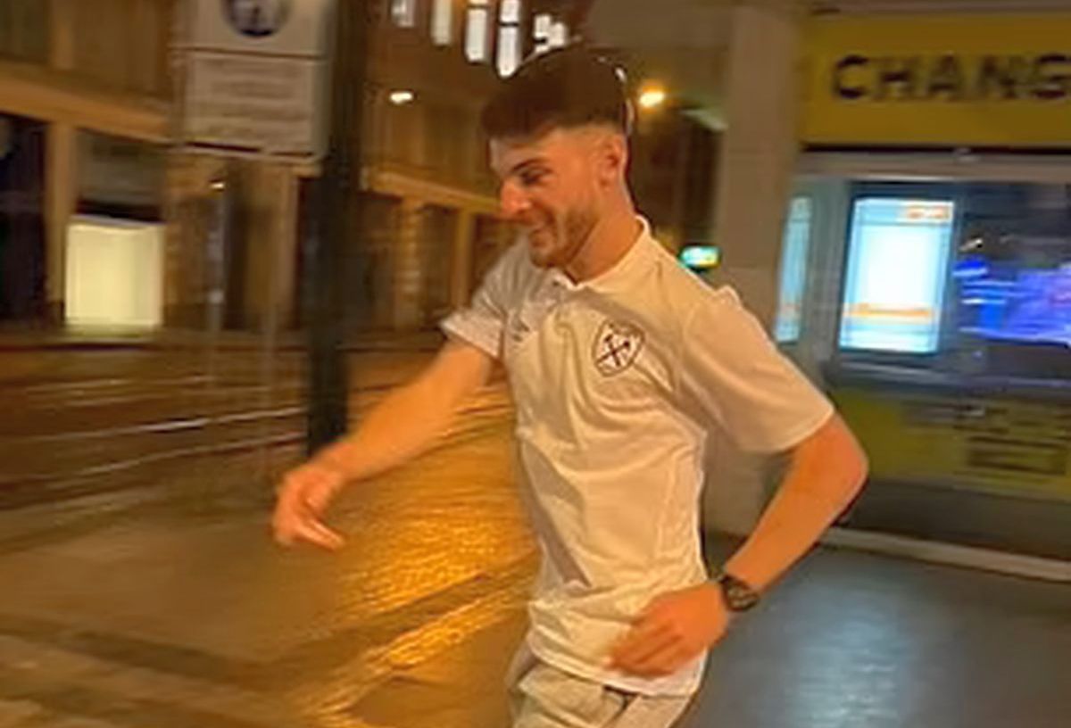 Party în Praga până la 5 dimineața » Cum au sărbătorit fotbaliștii lui West Ham câștigarea trofeului Conference League