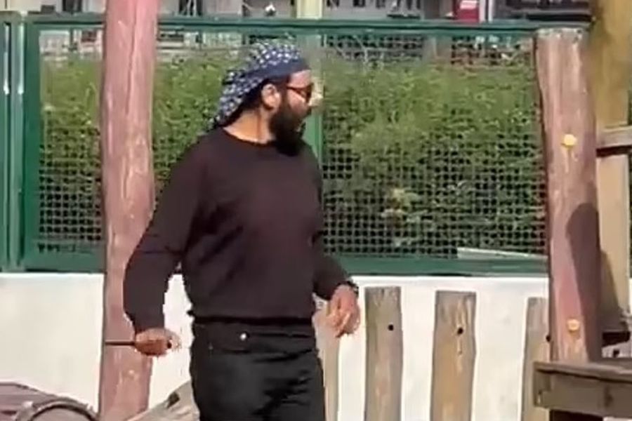 Atacatorul sirian, cu cuțitul în mână Teroare în Franța: un refugiat sirian a înjunghiat patru copii, într-un parc » Un fost fotbalist al Astrei a fost martor