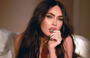 Megan Fox a uimit cu apariția ei » Cea mai sexy suporteră a lui Man United a pozat într-un costum de baie minuscul: „Doamne, arăți perfect!”