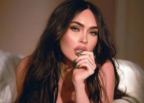 Megan Fox a uimit cu apariția ei » Cea mai sexy suporteră a lui Manchester United a pozat într-un costum de baie minuscul