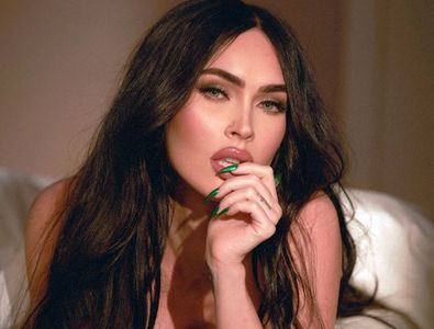 Megan Fox a uimit cu apariția ei » Cea mai sexy suporteră a lui Man United a pozat într-un costum de baie minuscul: „Doamne, arăți perfect!”