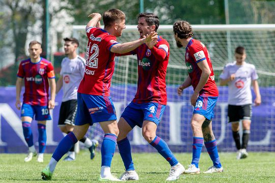 CSA Steaua a terminat sezonul pe loc promovabil, dar nu are dreptul de a participa în prima ligă // foto: Imago Images