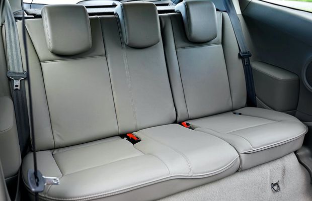 Servicii profesionale de curățare tapițerie auto în București