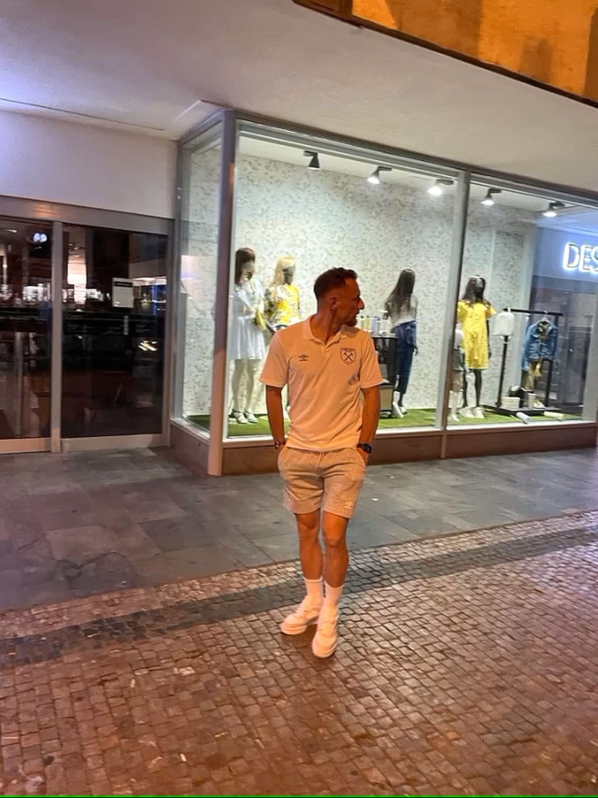 Party în Praga până la 5 dimineața » Cum au sărbătorit fotbaliștii lui West Ham câștigarea trofeului Conference League