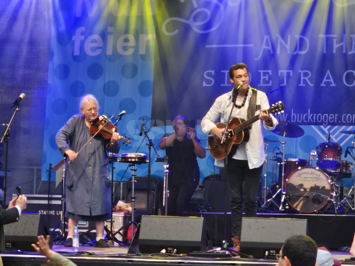 Munchen cântă și dansează » Primele impresii din „capitala fotbalului”, printre picături: Euro în plan secund, orașul serbează frenetic a 866-a aniversare