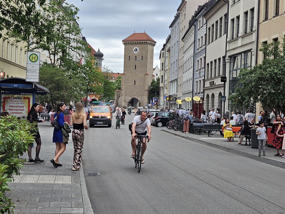 Munchen cântă și dansează » Primele impresii din „capitala fotbalului”, printre picături: Euro în plan secund, orașul serbează frenetic a 866-a aniversare