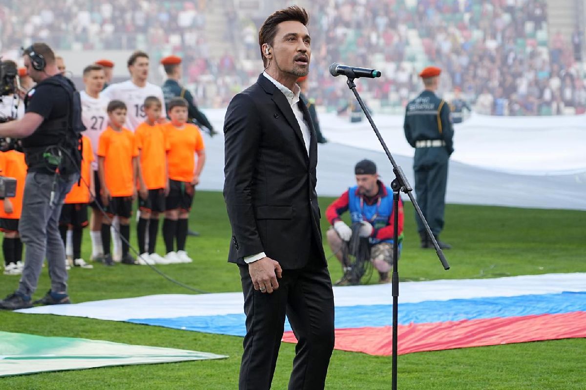 Momente incredibile în amicalul Belarus - Rusia! Artificii pe margine, angajații Ministerului chemați pe teren + concert cu „Iglesias al Rusiei”