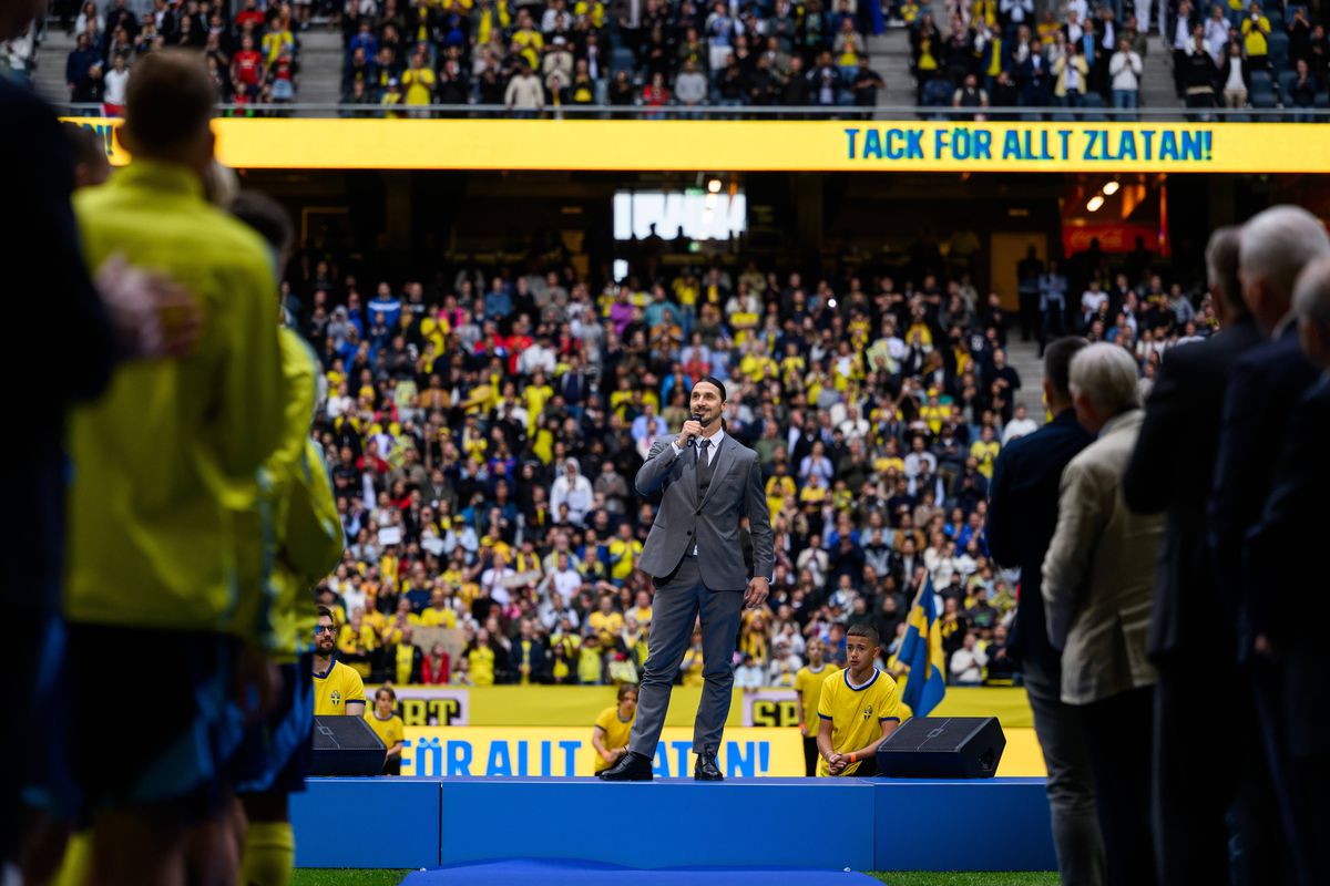 Zlatan Ibrahimovic a fost aclamat de un stadion întreg după Suedia - Serbia » Golgheterul naționalei, copleșit de emoții