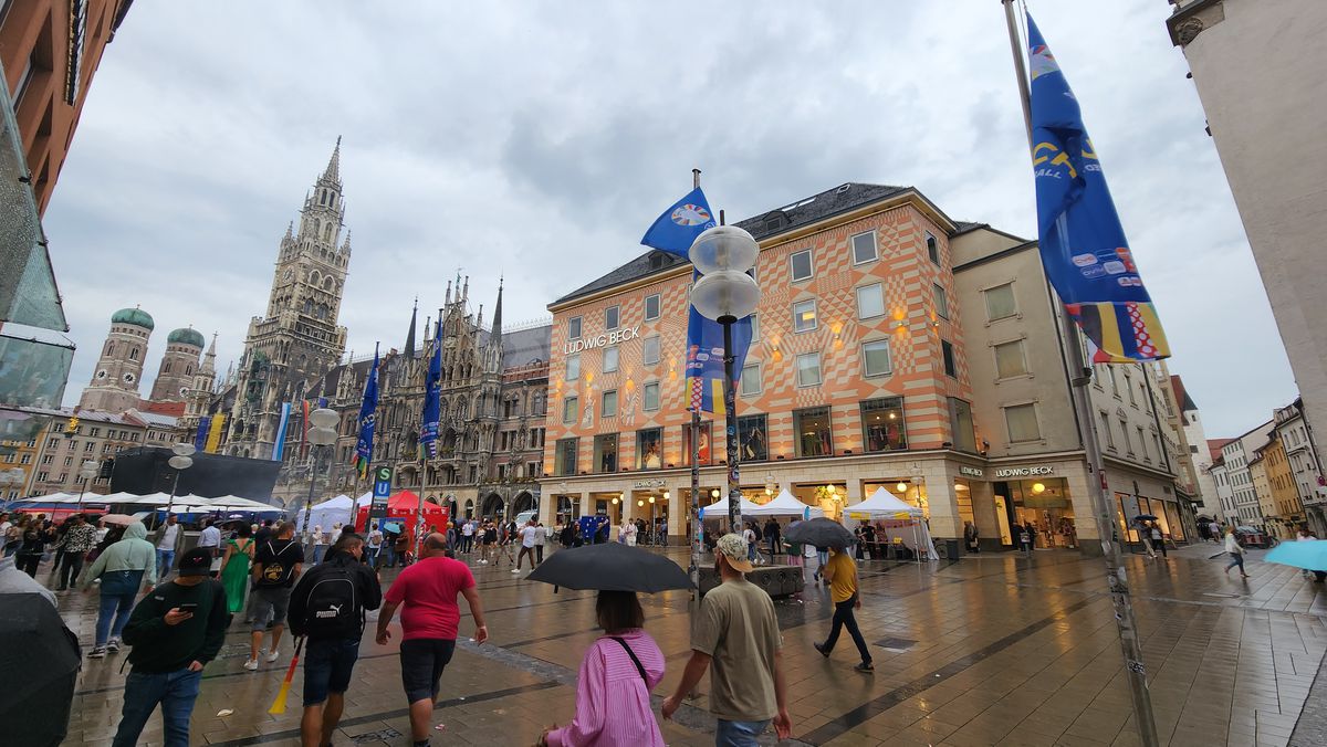 Munchen cântă și dansează » Primele impresii din „capitala fotbalului”, printre picături: Euro în plan secund, orașul serbează frenetic a 866-a aniversare