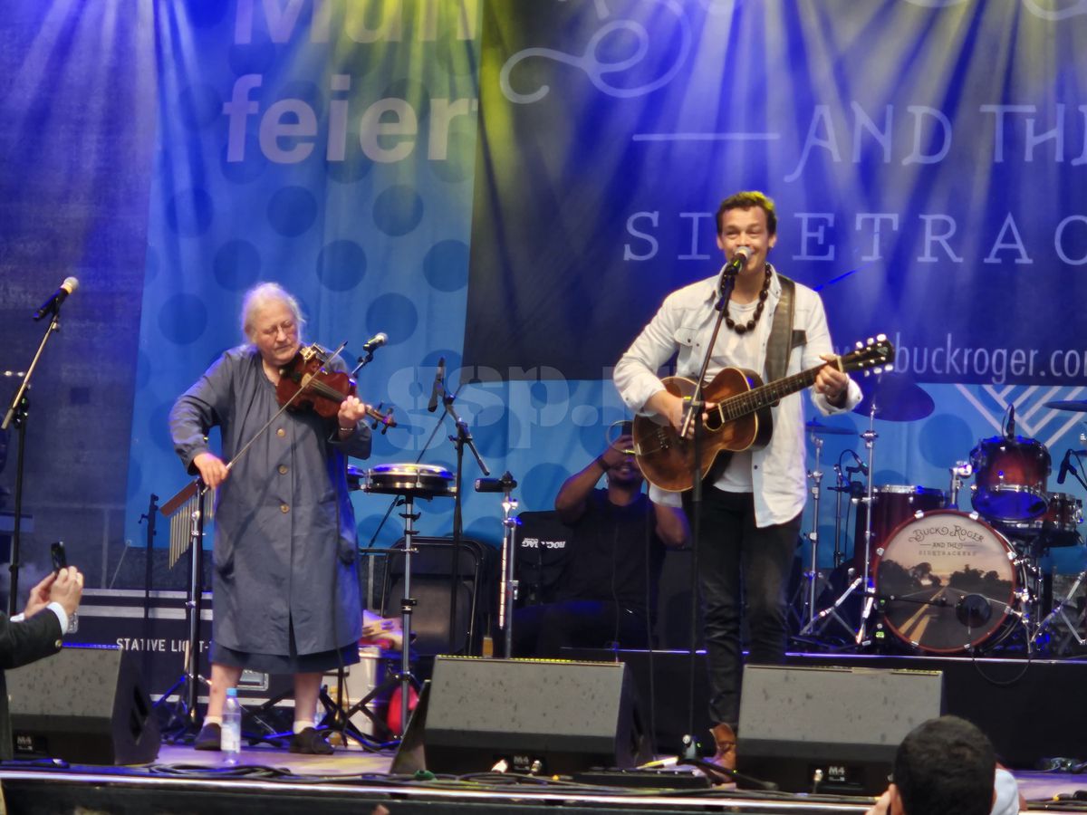 Munchen cântă și dansează » Primele impresii din „capitala fotbalului”, printre picături: Euro în plan secund, orașul serbează frenetic a 866-a aniversare