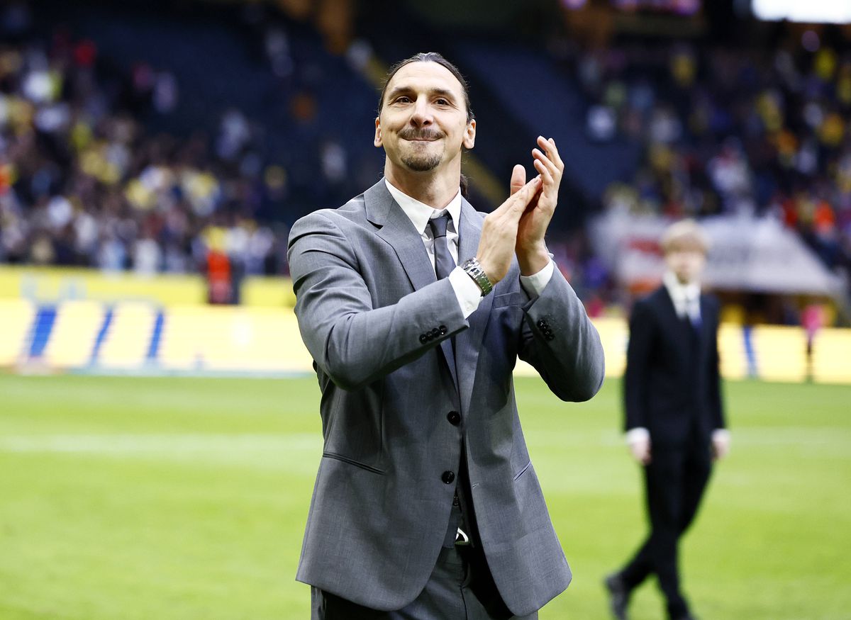 Zlatan Ibrahimovic a fost aclamat de un stadion întreg după Suedia - Serbia » Golgheterul naționalei, copleșit de emoții