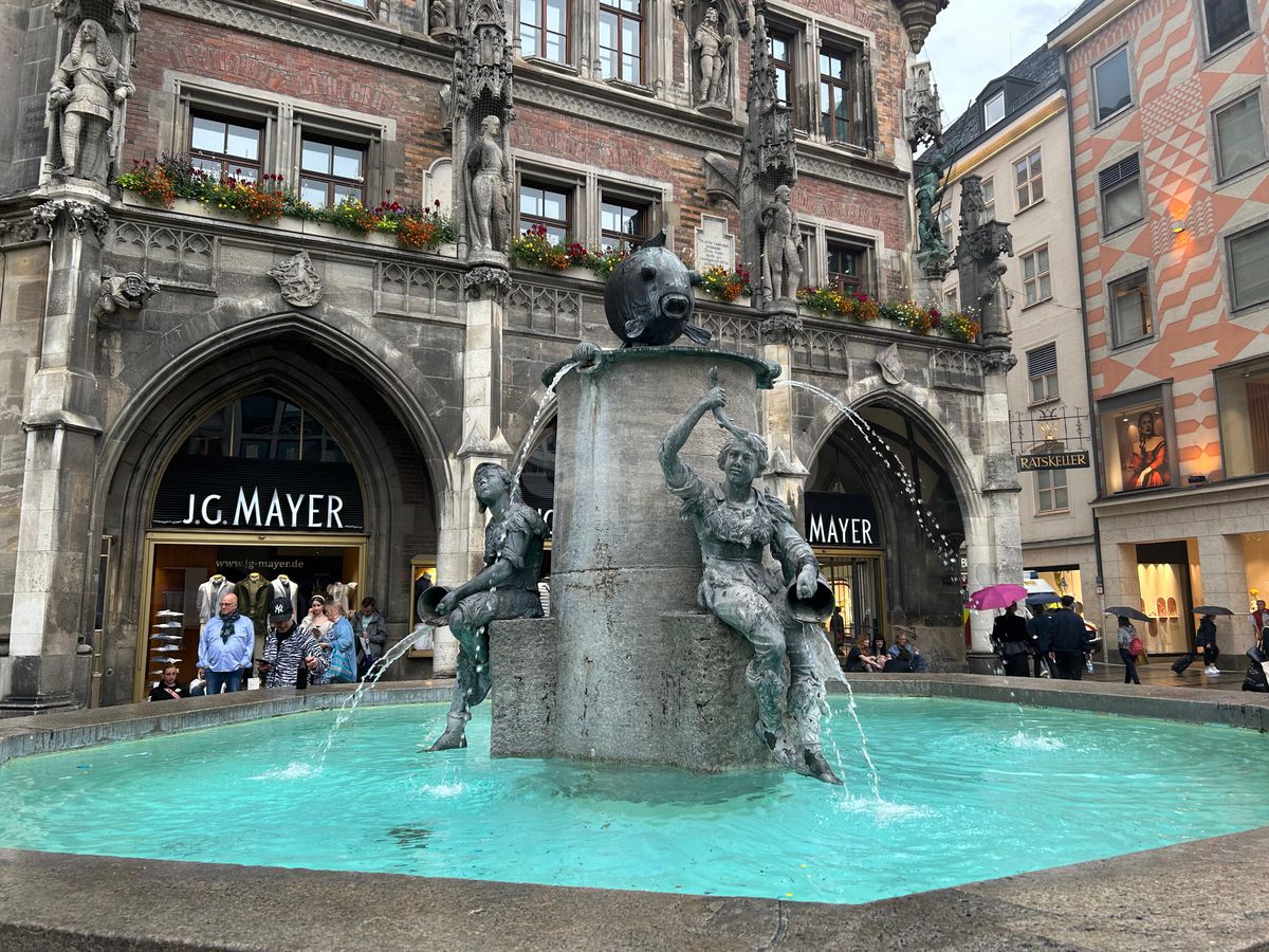 Munchen cântă și dansează » Primele impresii din „capitala fotbalului”, printre picături: Euro în plan secund, orașul serbează frenetic a 866-a aniversare